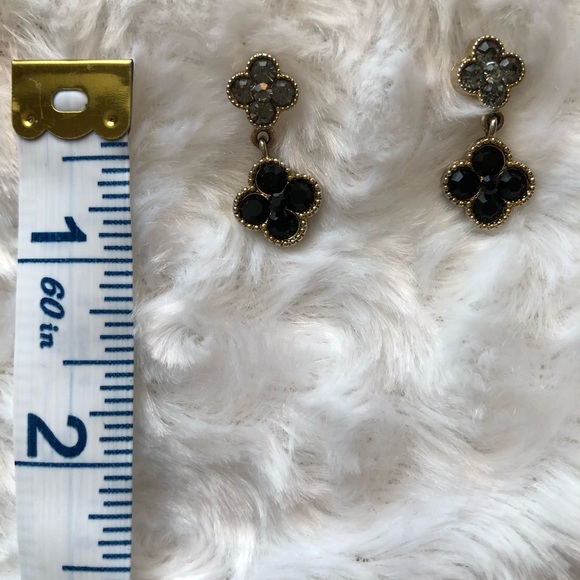 Dangling Earrings - Picture 3 of 5